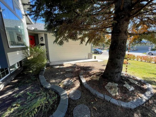 173 Shannon Hill Sw, Calgary, AB - Outdoor