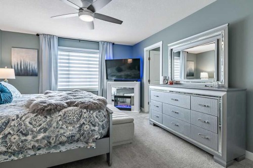 5 Birch Glen, Okotoks, AB - Indoor Photo Showing Bedroom