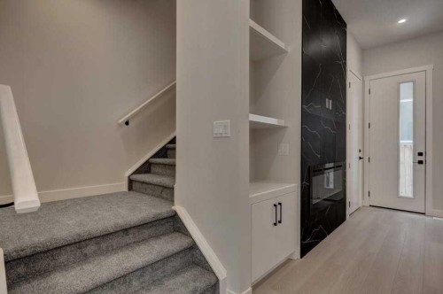 602 11 Avenue Ne, Calgary, AB - Indoor Photo Showing Other Room