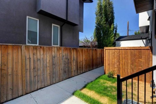 602 11 Avenue Ne, Calgary, AB - Outdoor With Exterior