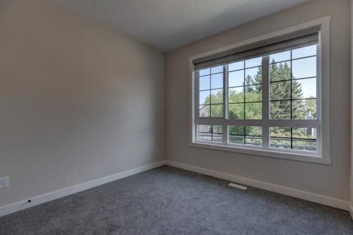 602 11 Avenue Ne, Calgary, AB - Indoor Photo Showing Other Room