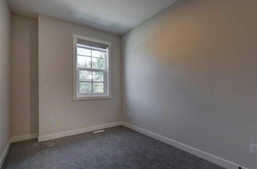 602 11 Avenue Ne, Calgary, AB - Indoor Photo Showing Other Room