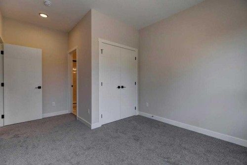 602 11 Avenue Ne, Calgary, AB - Indoor Photo Showing Other Room