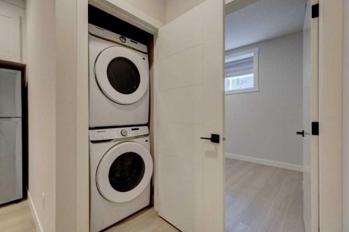 602 11 Avenue Ne, Calgary, AB - Indoor Photo Showing Laundry Room