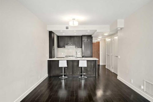 314-222 Riverfront Avenue Sw, Calgary, AB - Indoor Photo Showing Kitchen