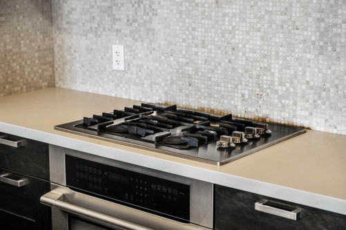 314-222 Riverfront Avenue Sw, Calgary, AB - Indoor Photo Showing Kitchen