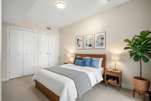 314-222 Riverfront Avenue Sw, Calgary, AB - Indoor Photo Showing Bedroom