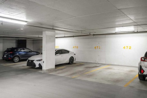 314-222 Riverfront Avenue Sw, Calgary, AB - Indoor Photo Showing Garage