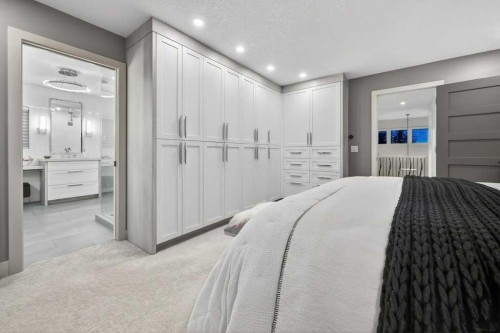 55 Cougar Plateau Circle Sw, Calgary, AB - Indoor Photo Showing Bedroom