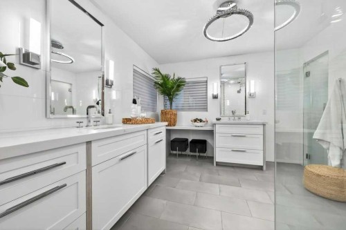 55 Cougar Plateau Circle Sw, Calgary, AB - Indoor Photo Showing Bathroom