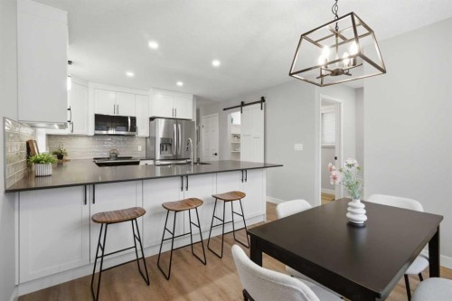 3426 5 Avenue Nw, Calgary, AB - Indoor