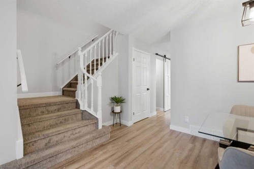 3426 5 Avenue Nw, Calgary, AB - Indoor Photo Showing Other Room