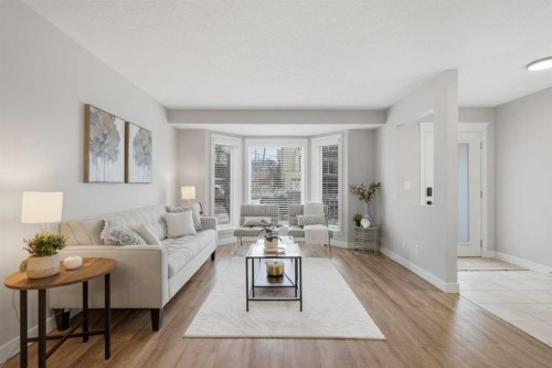 3426 5 Avenue Nw, Calgary, AB - Indoor Photo Showing Living Room