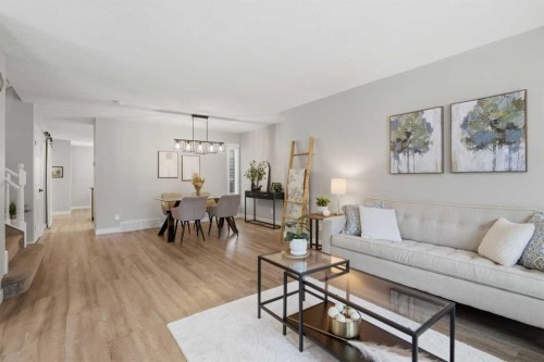 3426 5 Avenue Nw, Calgary, AB - Indoor Photo Showing Living Room