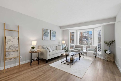 3426 5 Avenue Nw, Calgary, AB - Indoor Photo Showing Living Room