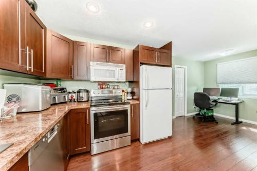 36 Castleglen Way Ne, Calgary, AB - Indoor Photo Showing Kitchen