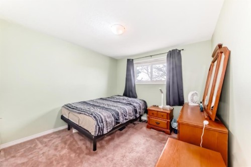 36 Castleglen Way Ne, Calgary, AB - Indoor Photo Showing Bedroom