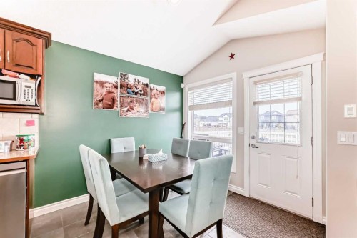 172 Sunset Heights, Crossfield, AB - Indoor Photo Showing Dining Room