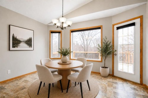 10 Madison Court, Strathmore, AB - Indoor Photo Showing Dining Room