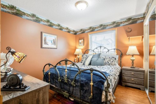 10 Madison Court, Strathmore, AB - Indoor Photo Showing Bedroom