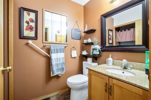 10 Madison Court, Strathmore, AB - Indoor Photo Showing Bathroom
