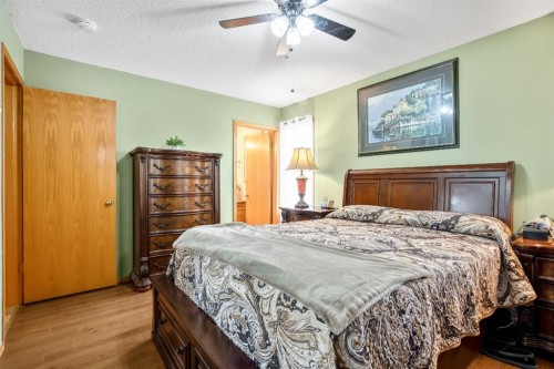 10 Madison Court, Strathmore, AB - Indoor Photo Showing Bedroom