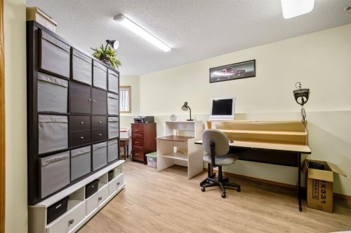 10 Madison Court, Strathmore, AB - Indoor
