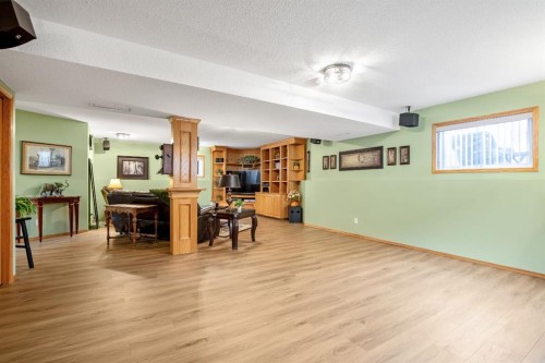 10 Madison Court, Strathmore, AB - Indoor