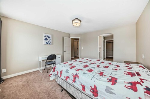 153 Van Slyke Way, Red Deer, AB - Indoor Photo Showing Bedroom