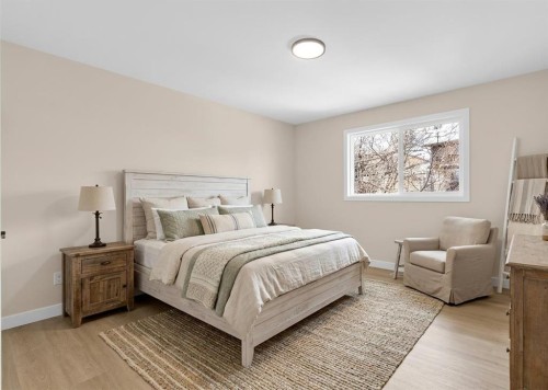 956 Bracewood Rise Sw, Calgary, AB - Indoor Photo Showing Bedroom