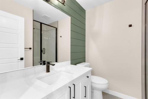 956 Bracewood Rise Sw, Calgary, AB - Indoor Photo Showing Bathroom