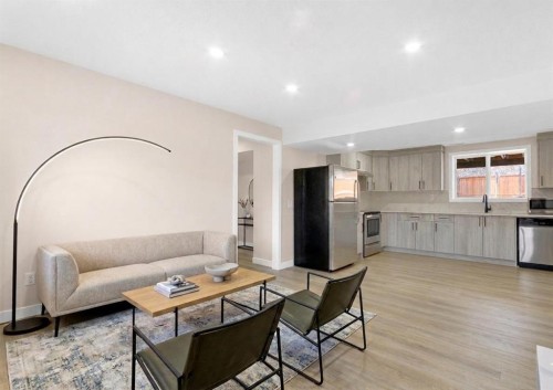 956 Bracewood Rise Sw, Calgary, AB - Indoor