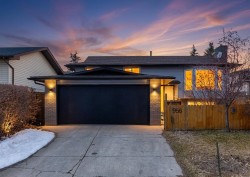 956 Bracewood Rise SW Calgary, AB T2W 3C9