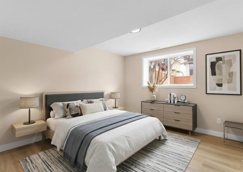 956 Bracewood Rise Sw, Calgary, AB - Indoor Photo Showing Bedroom
