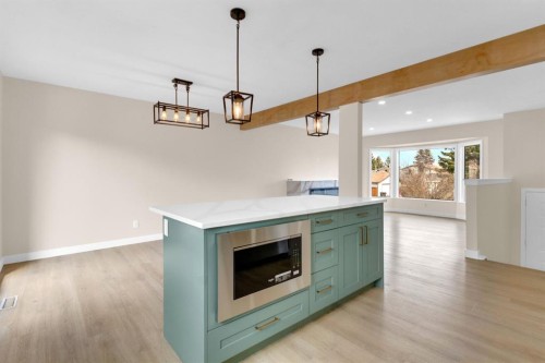 956 Bracewood Rise Sw, Calgary, AB - Indoor Photo Showing Kitchen