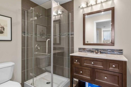 78 Hidden Spring Green Nw, Calgary, AB - Indoor Photo Showing Bathroom