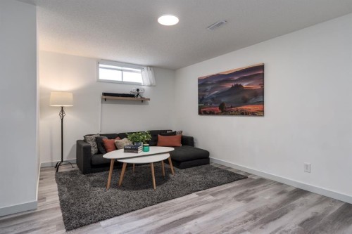 303 Coventry Close Ne, Calgary, AB - Indoor Photo Showing Other Room