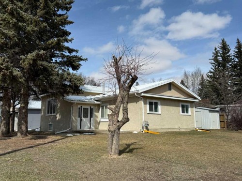 104 7 Avenue NORTH Vulcan, AB T0L 2B0
