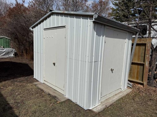 104 7 Avenue North, Vulcan, AB - Outdoor With Exterior