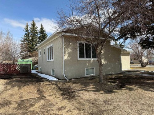 104 7 Avenue North, Vulcan, AB - Outdoor