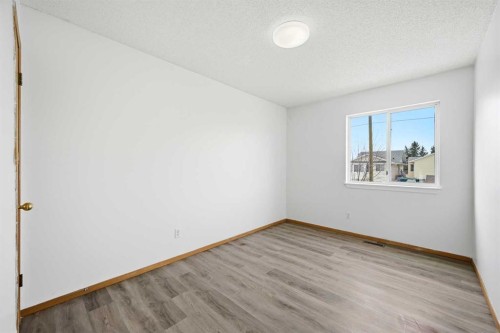 3710 Catalina Boulevard Ne, Calgary, AB - Indoor Photo Showing Other Room
