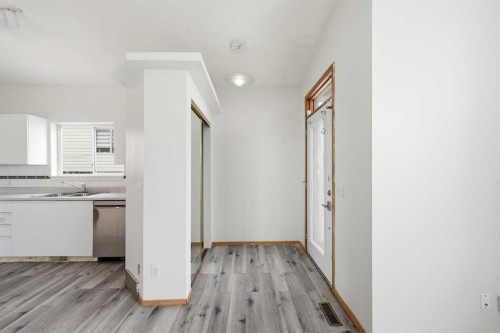 3710 Catalina Boulevard Ne, Calgary, AB - Indoor