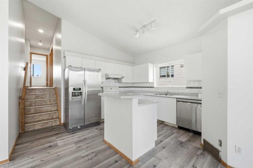 3710 Catalina Boulevard Ne, Calgary, AB - Indoor Photo Showing Kitchen With Stainless Steel Kitchen