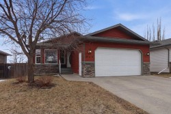 305 Robert Street Diamond Valley, AB T0L 2A0