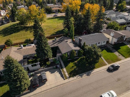 3035 Cedar Ridge Drive Sw, Calgary, AB - Outdoor
