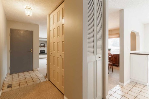 3035 Cedar Ridge Drive Sw, Calgary, AB - Indoor Photo Showing Other Room