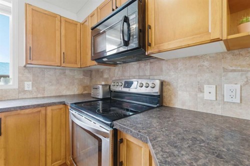 66 Auburn Bay Crescent Se, Calgary, AB - Indoor Photo Showing Kitchen