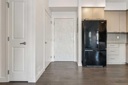 2107-175 Silverado Boulevard Sw, Calgary, AB - Indoor