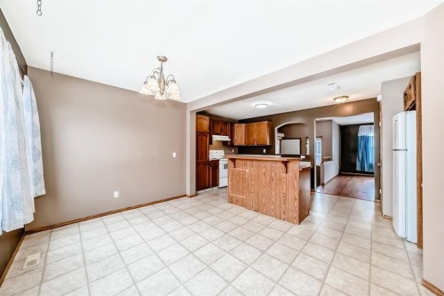 11 Coventry Link Ne, Calgary, AB - Indoor Photo Showing Kitchen