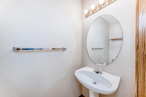 11 Coventry Link Ne, Calgary, AB - Indoor Photo Showing Bathroom